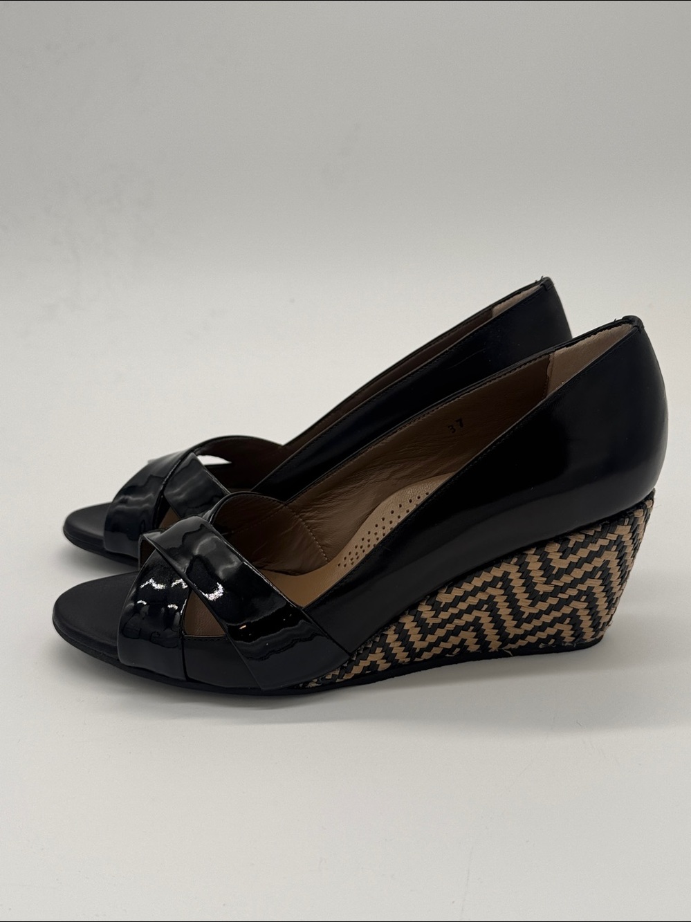 Anyi Lu black leather peep toe wedge heels - Picture 2 of 10